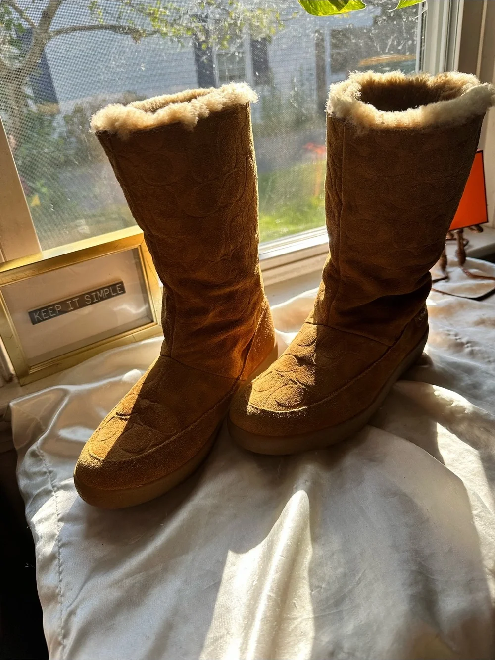 EUC Coach Suede Sherpa Lined Boots in Camel